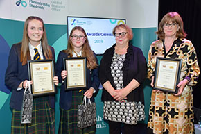 ISLP Junior Winners Kate Bagnall, Bobbi Beattie and Síle Jio, Kings Hospital Dublin